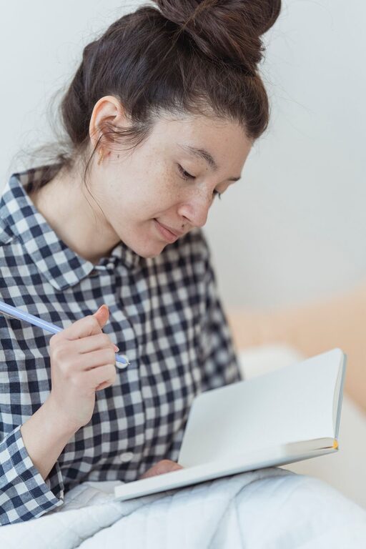 Beginner Guide to Journaling Every Day: Tips for Success